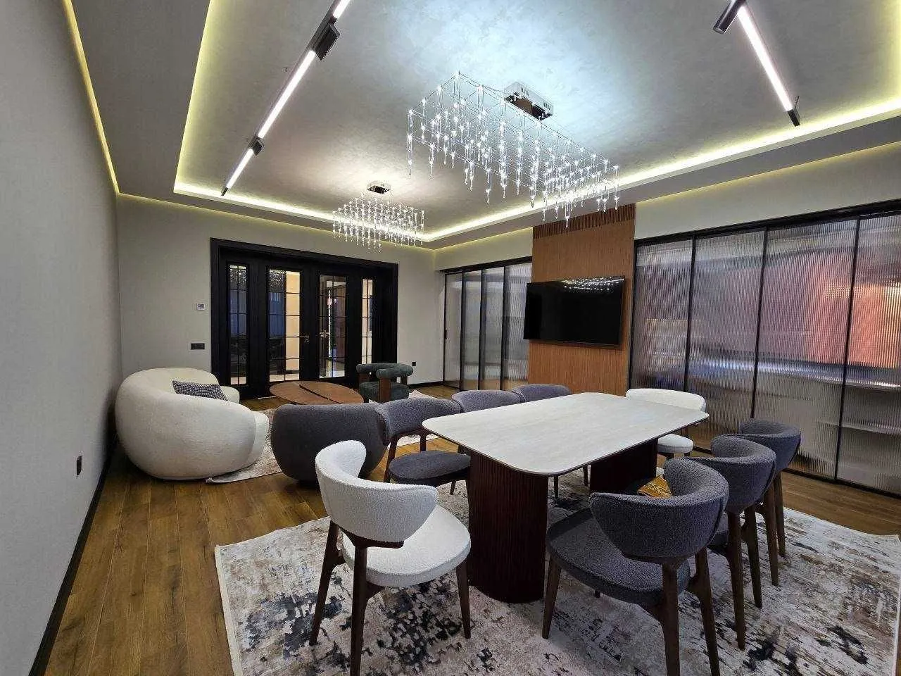 173 m², 4-xonali kvartira, 4/8