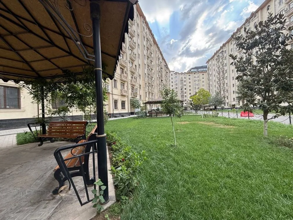 101 m², 4-xonali kvartira, 4/10