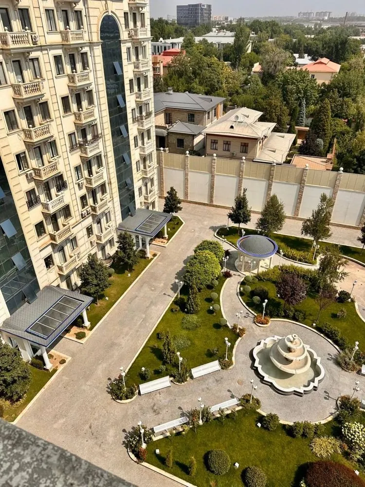 130 m², 4-xonali kvartira, 8/10