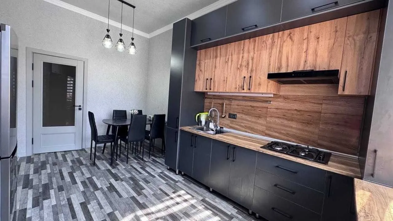 77 m², 3-xonali kvartira, 7/8