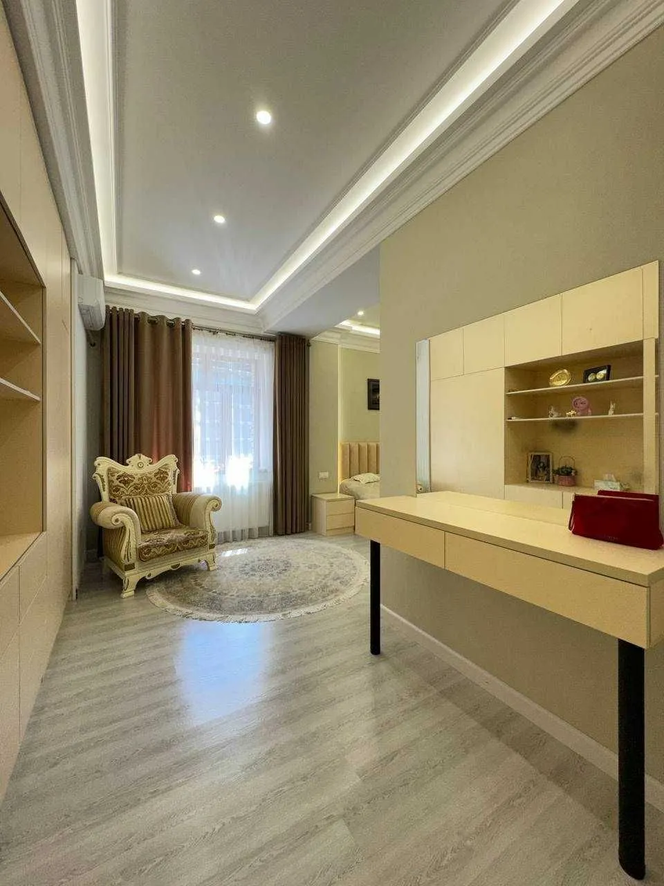 192 м², 4-комн. квартира, 9/9