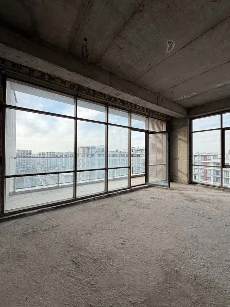 237 м², 5-комн. квартира, 8/9