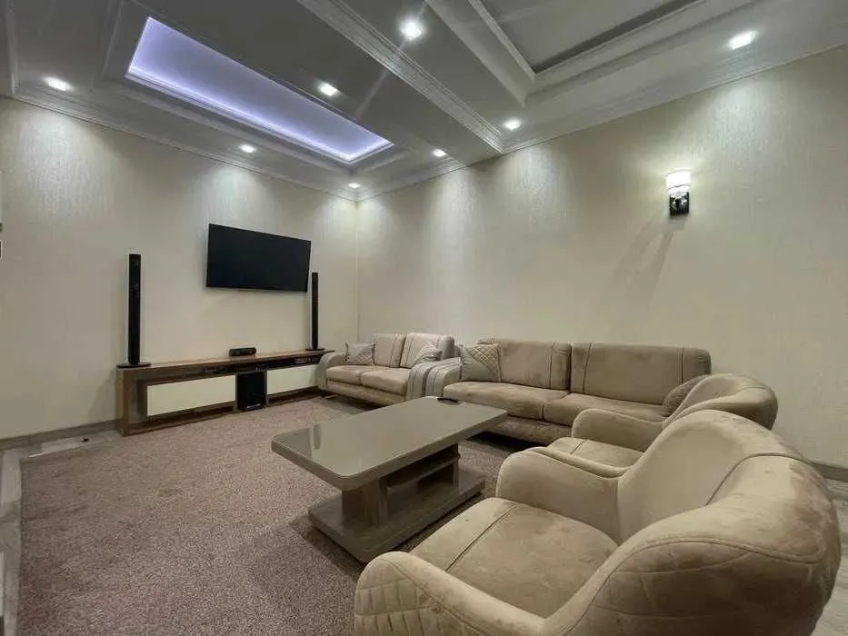 142 m², 4-xonali kvartira, 3/10