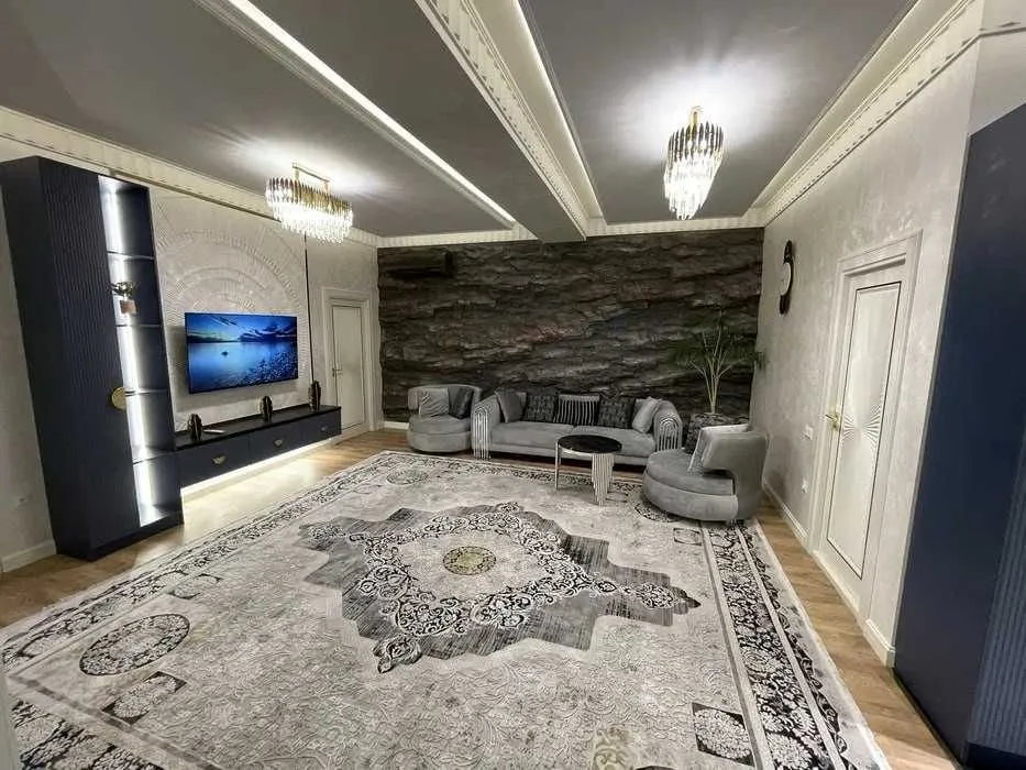 115 м², 4-комн. квартира, 3/8