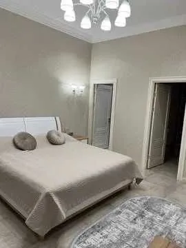 200 m², 5-xonali kvartira, 3/9