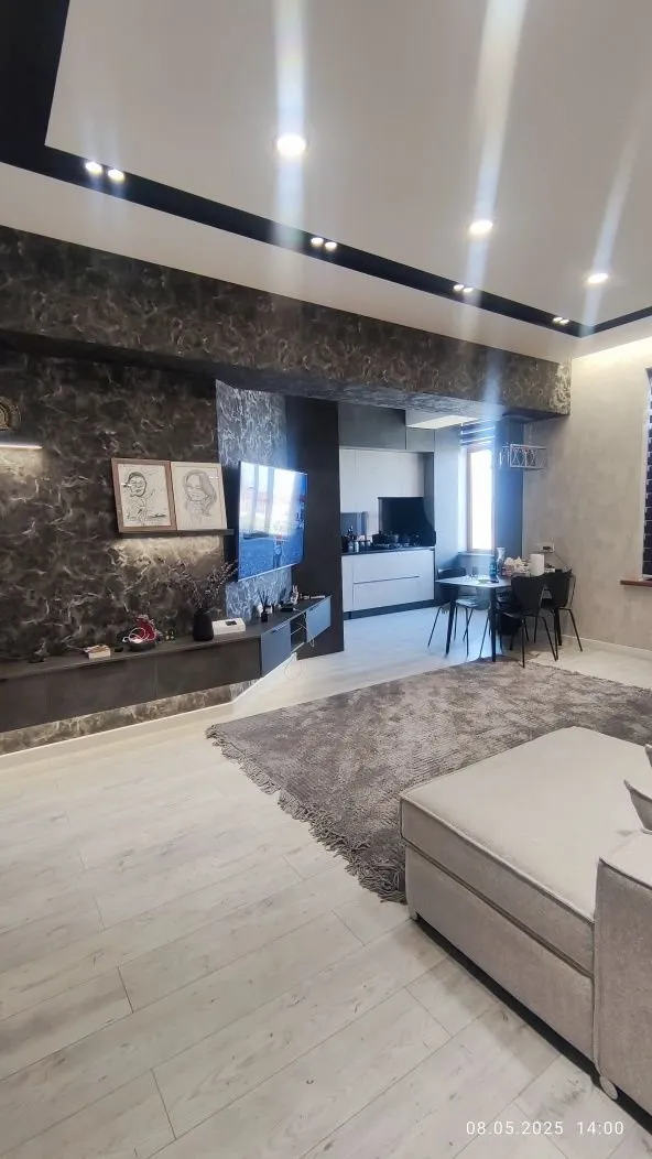 90 м², 2-комн. квартира, 10/10