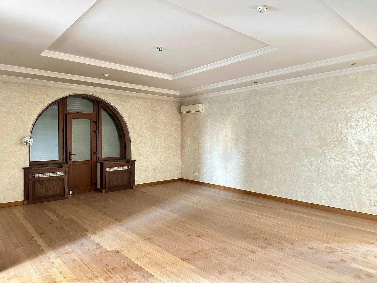 208 м², 4-комн. квартира, 7/7