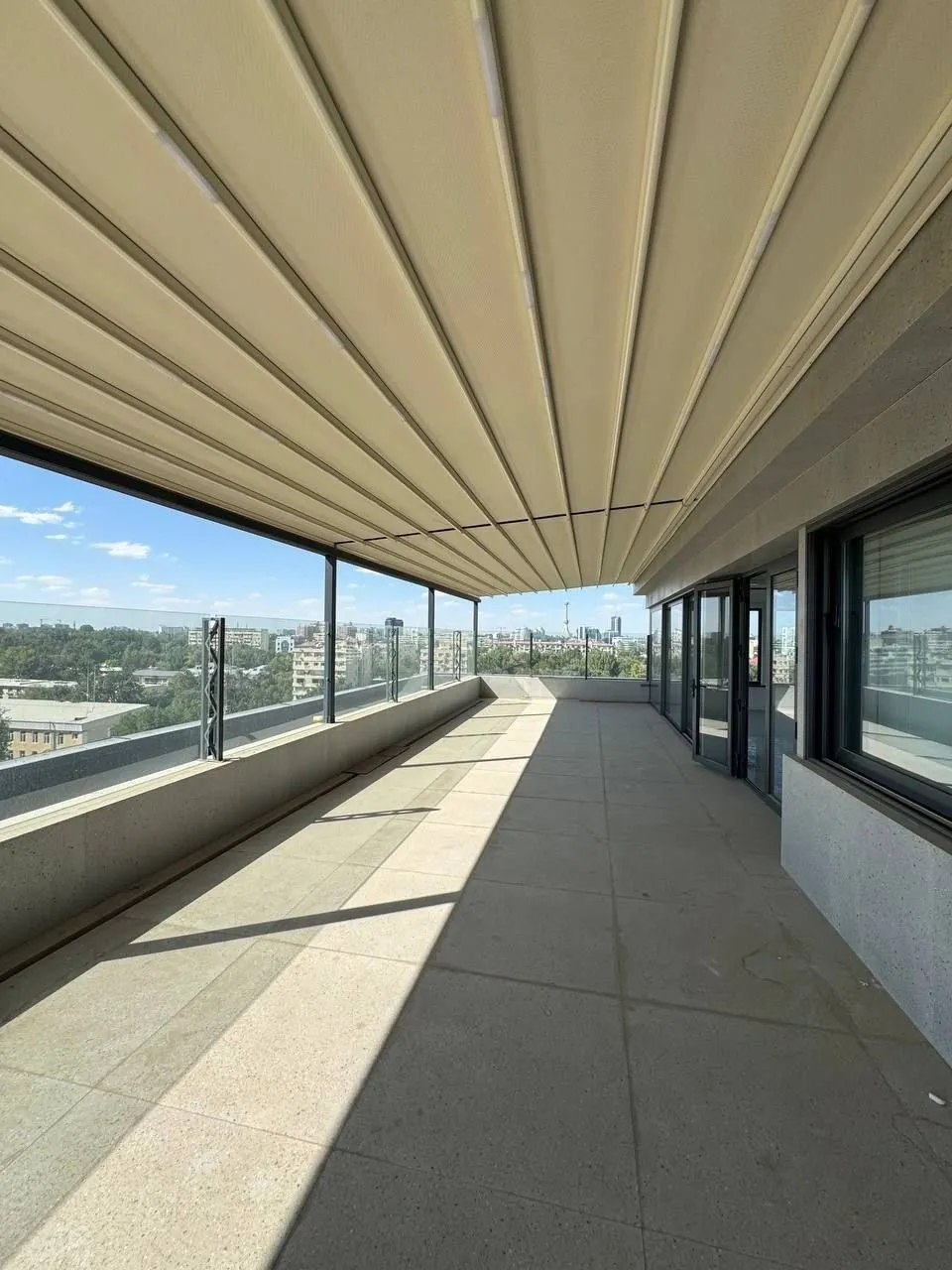 375 м², многокомнатная квартира, 9/10