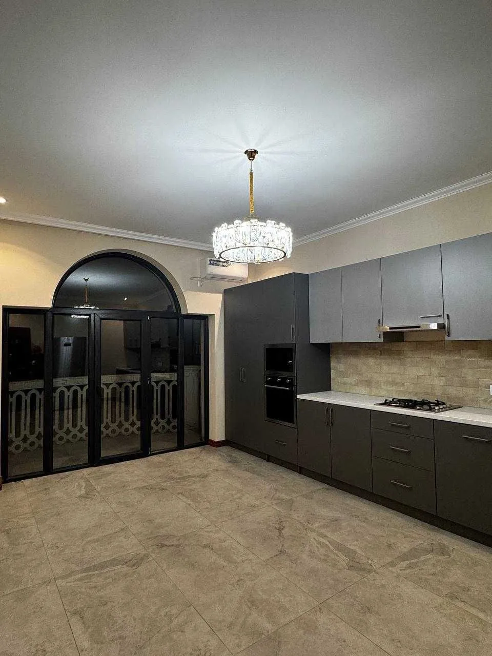 200 м², 5-комн. квартира, 9/10