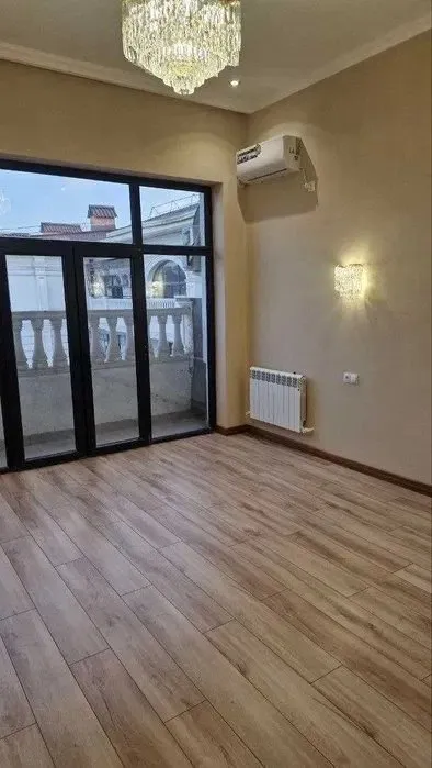 200 m², ko'p xonali kvartira, 9/10