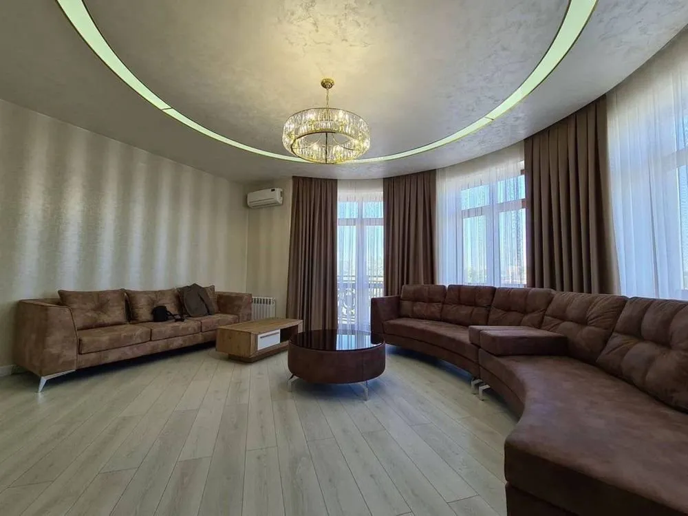 195 м², 5-комн. квартира, 5/8