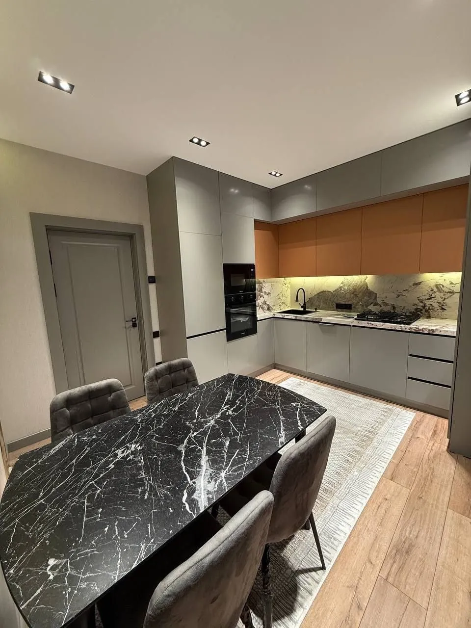 84 m², 3-xonali kvartira, 4/10