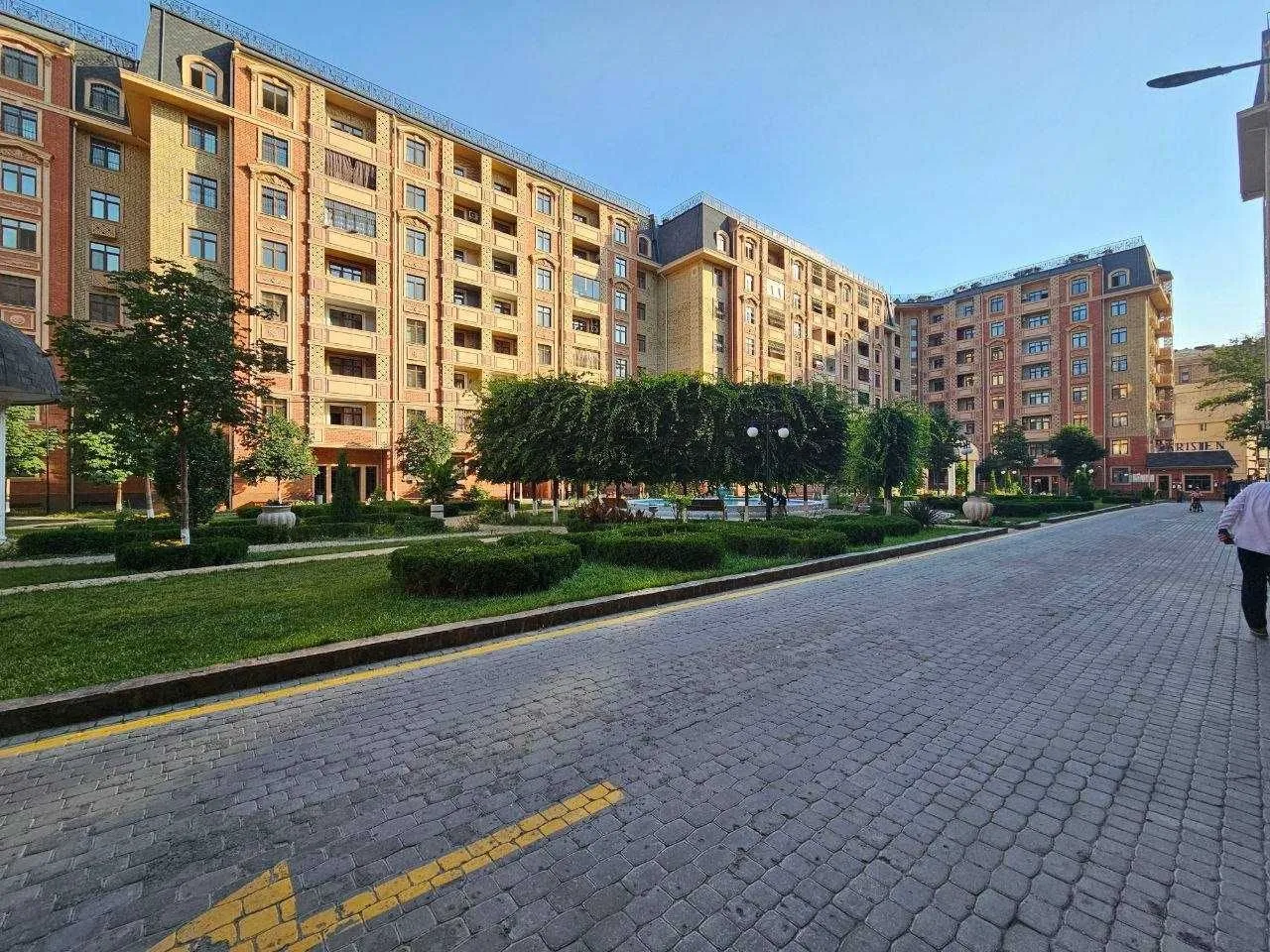 147 м², 5-комн. квартира, 1/9