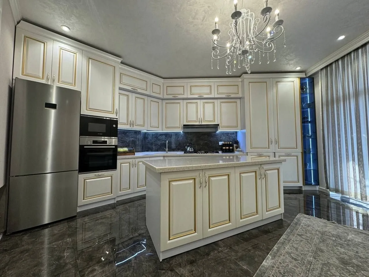 202 м², 5-комн. квартира, 10/10