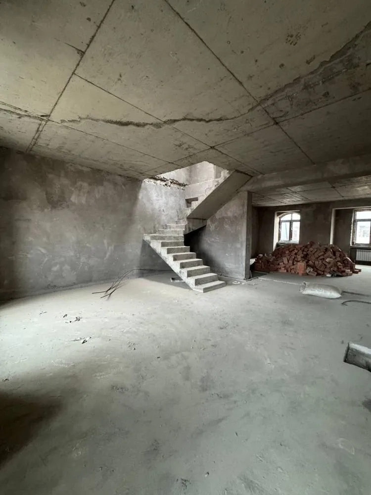 244 м², многокомнатная квартира, 7/8