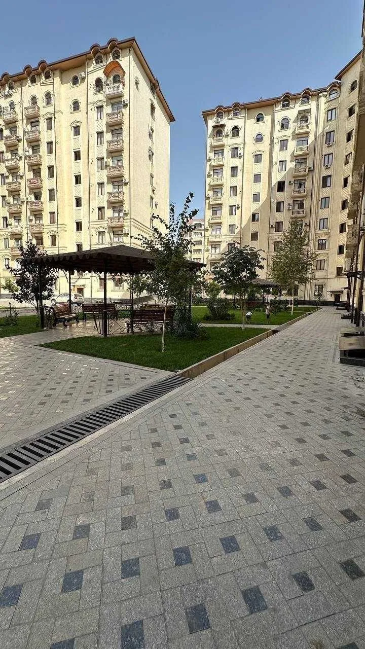 100 м², 3-комн. квартира, 6/10