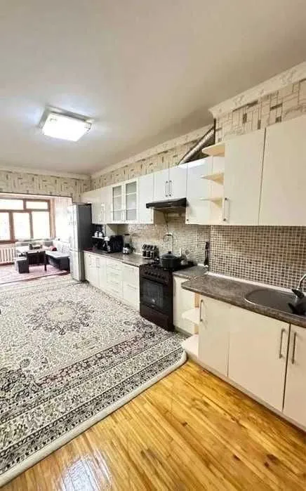 180 м², 4-комн. квартира, 7/9