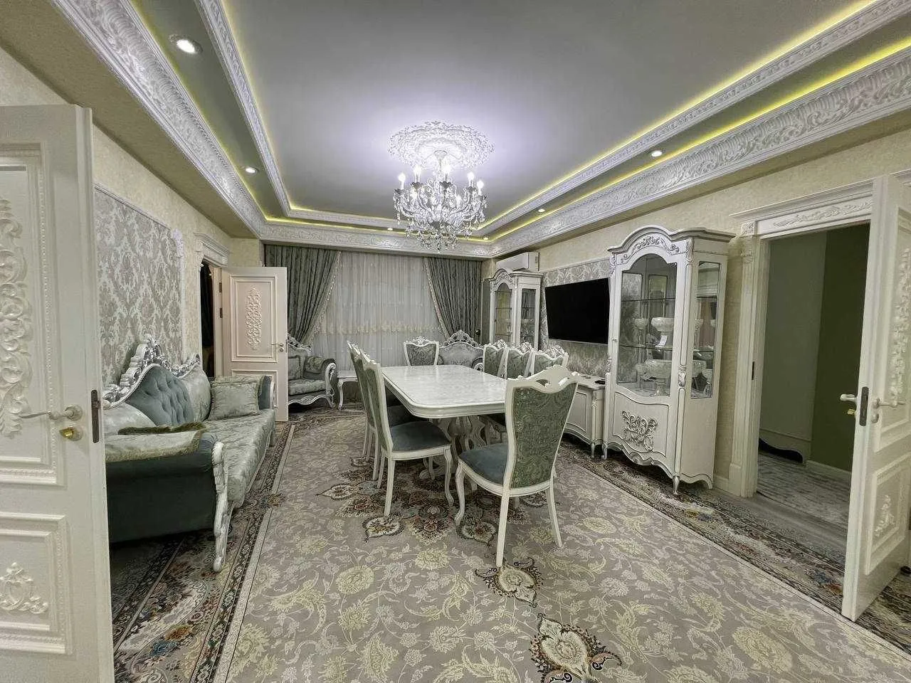 130 м², 4-комн. квартира, 3/8