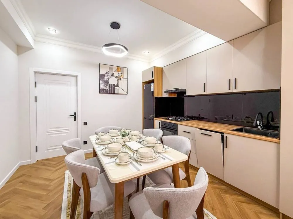 100 м², 4-комн. квартира, 4/8