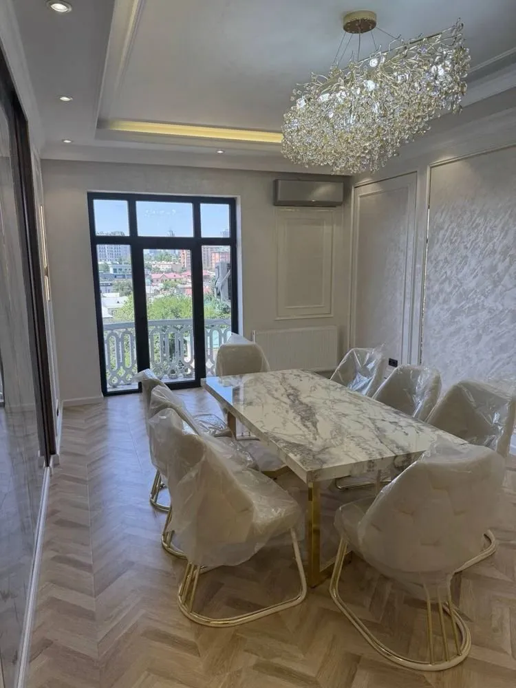 140 м², 4-комн. квартира, 6/12