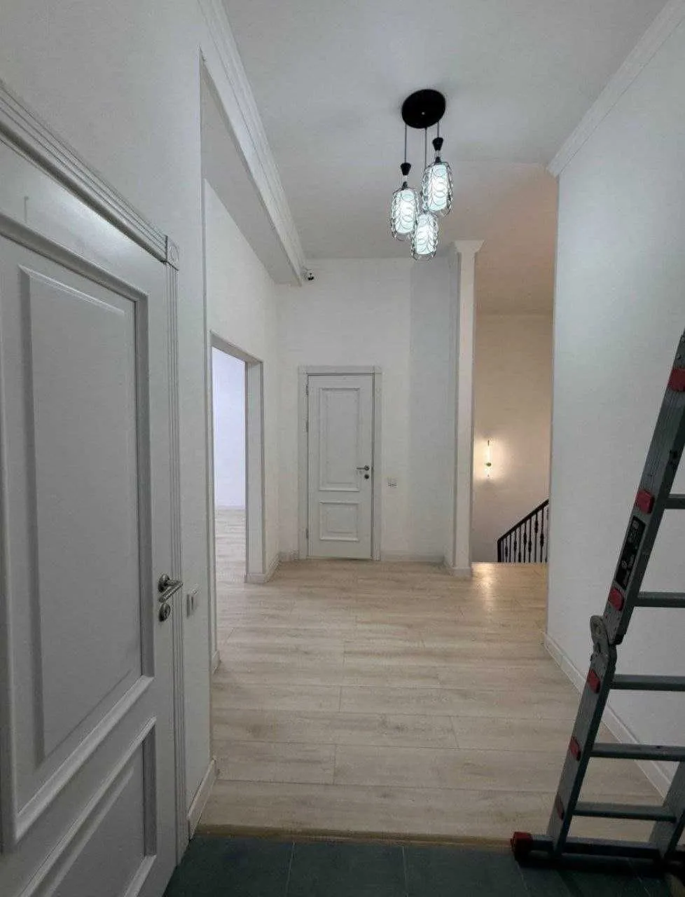 126 m², 5-xonali kvartira, 1/9