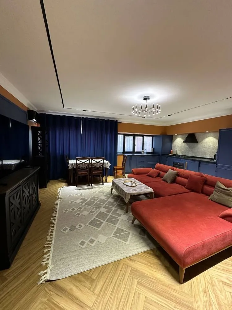 100 м², 2-комн. квартира, 5/10