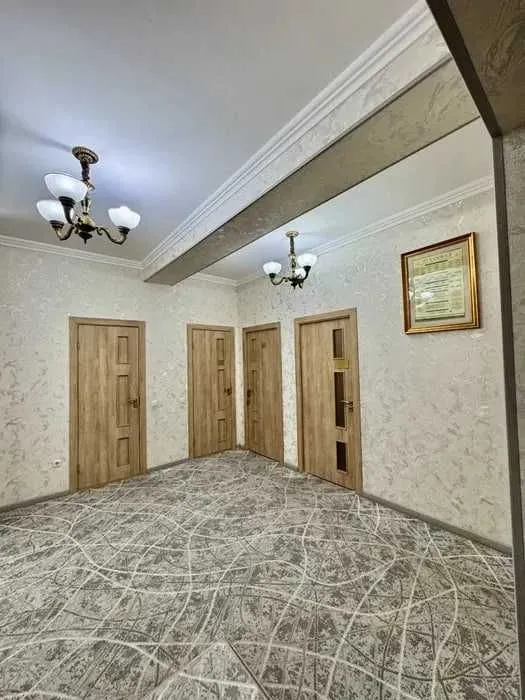 153 м², многокомнатная квартира, 1/8