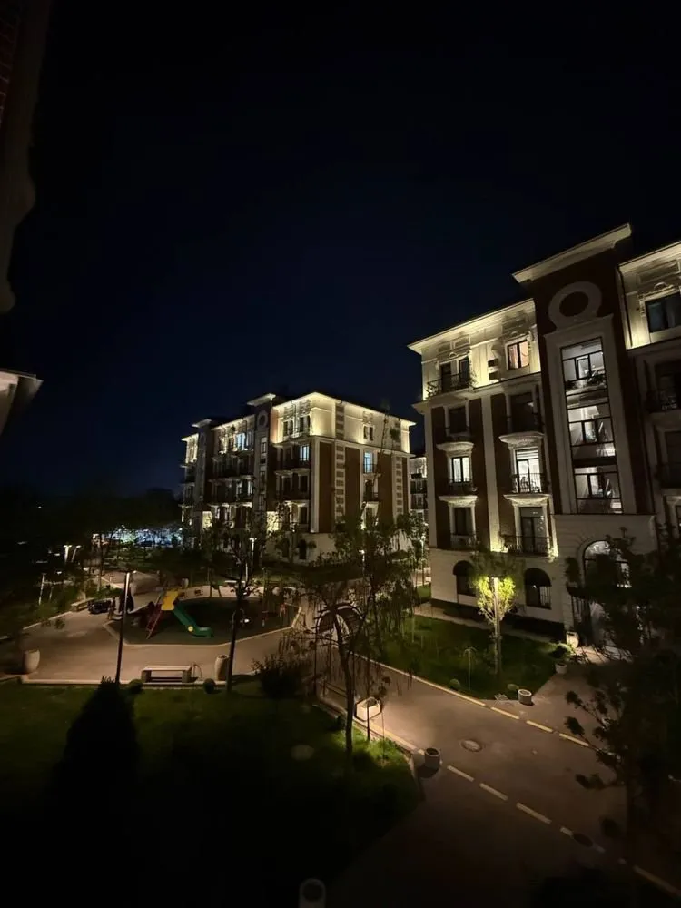 220 м², многокомнатная квартира, 1/10