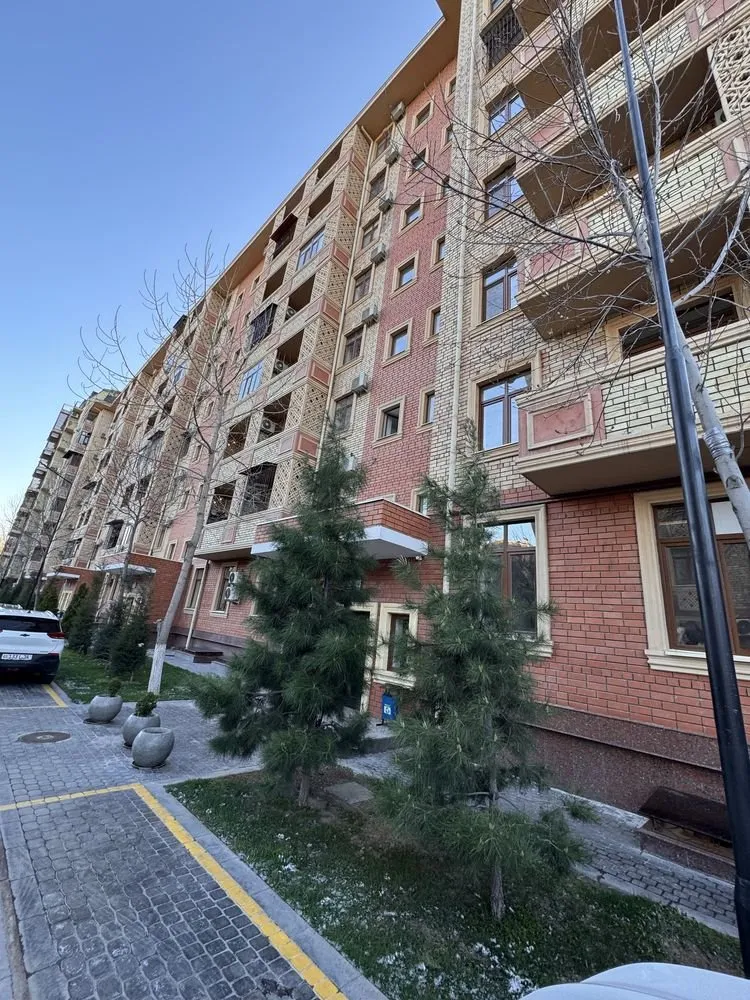 168 м², 4-комн. квартира, 1/8