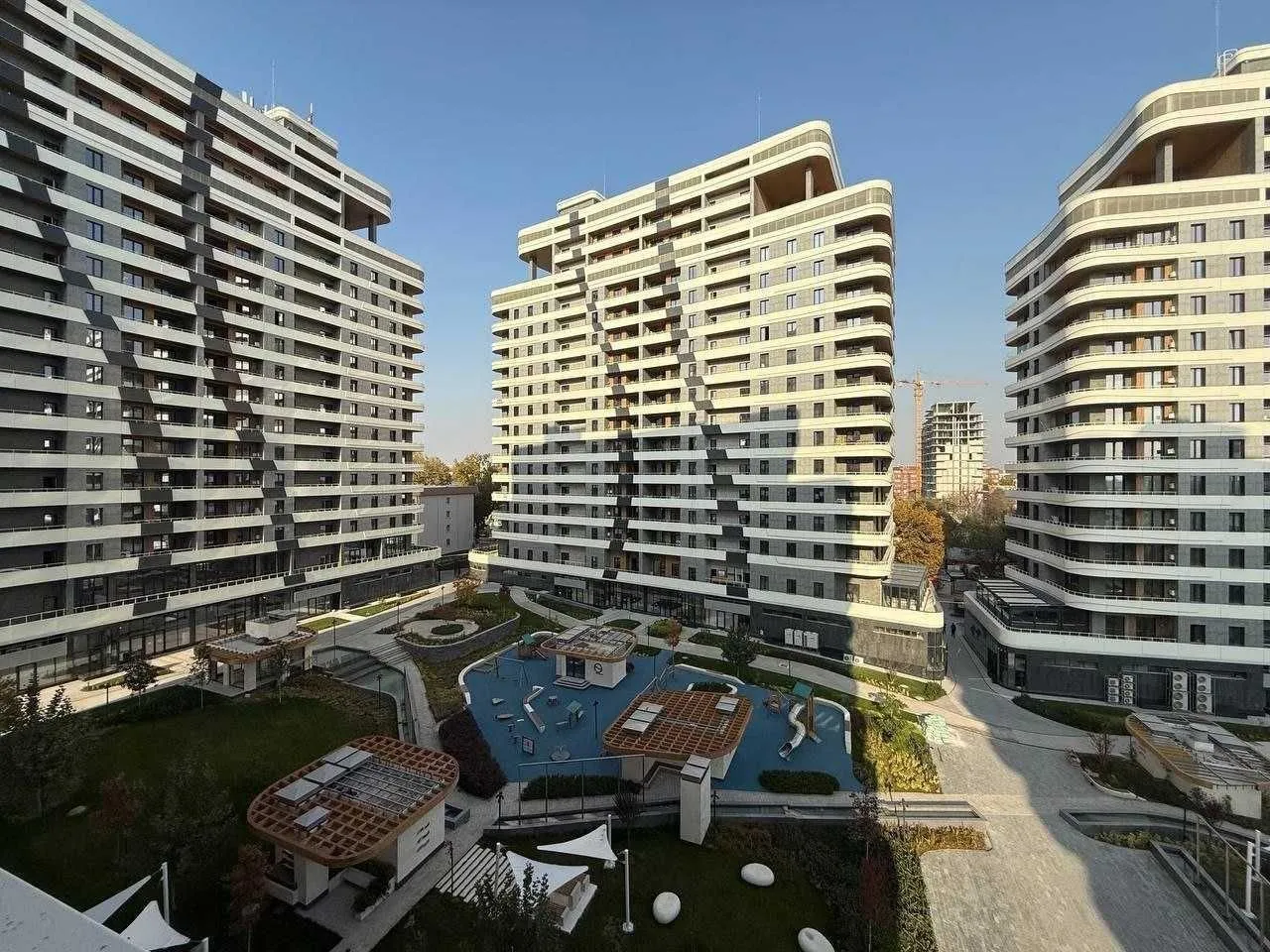 160 м², 5-комн. квартира, 8/9