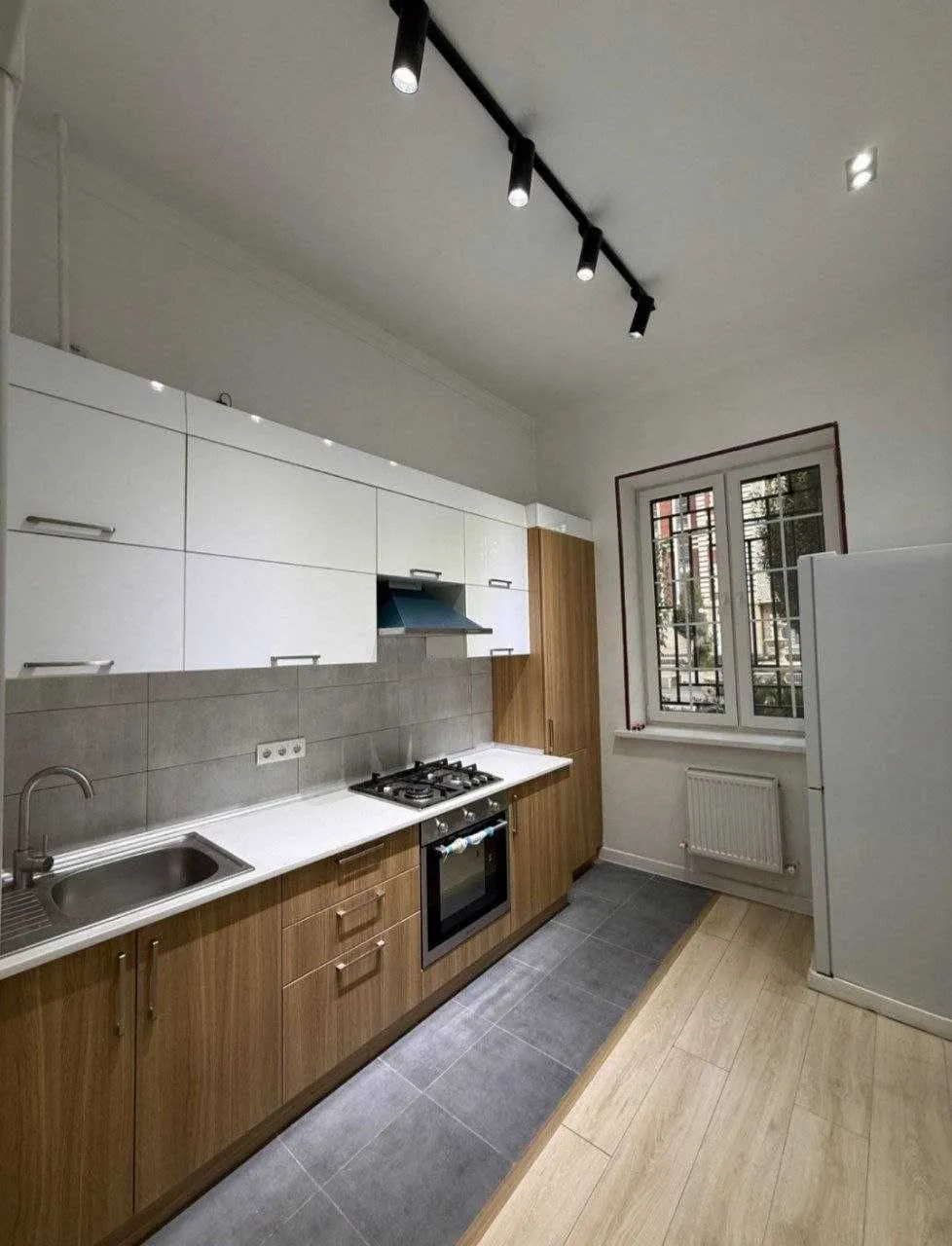 125 m², 5-xonali kvartira, 1/9