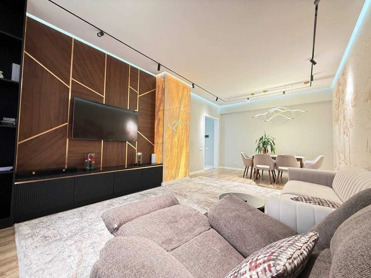 80 м², 2-комн. квартира, 4/12