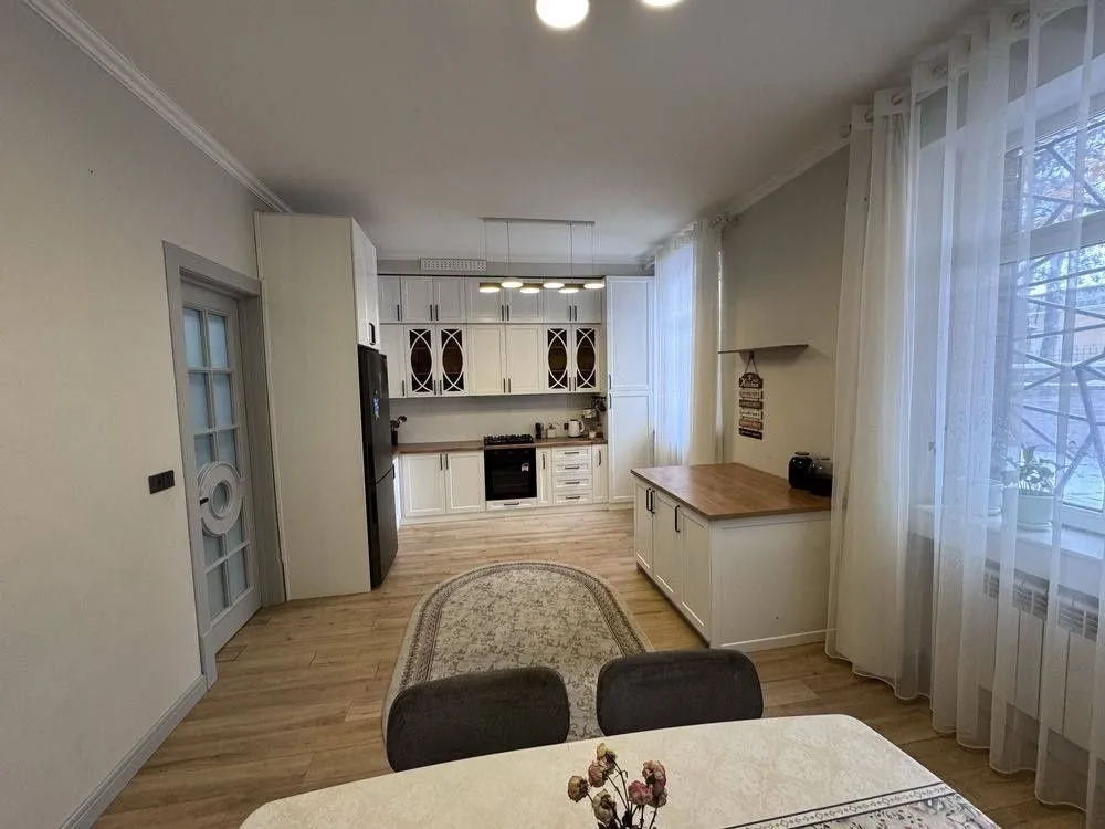 156 м², многокомнатная квартира, 1/9