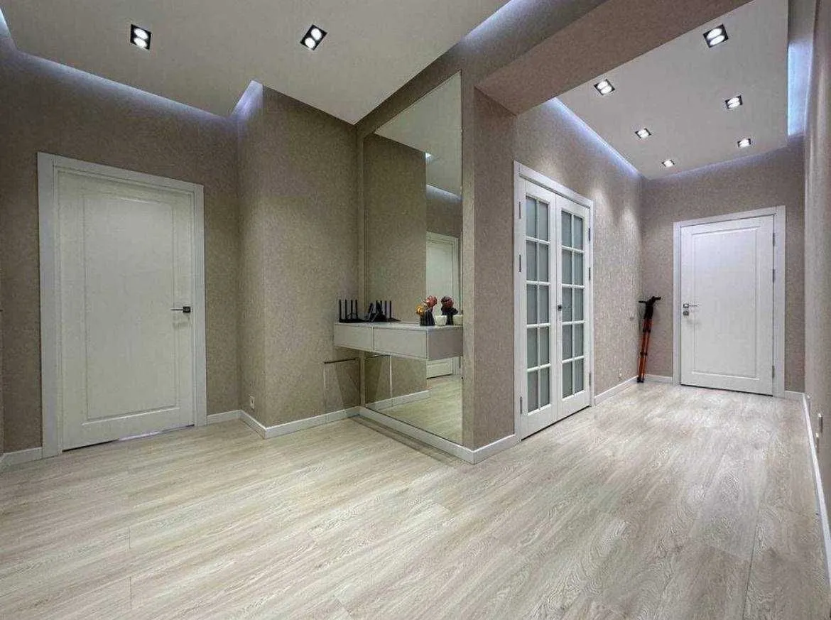 110 m², 3-xonali kvartira, 7/8