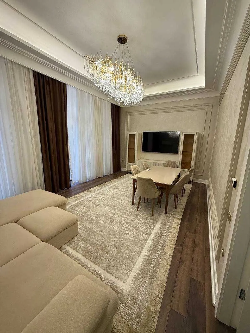 186 м², 5-комн. квартира, 1/10
