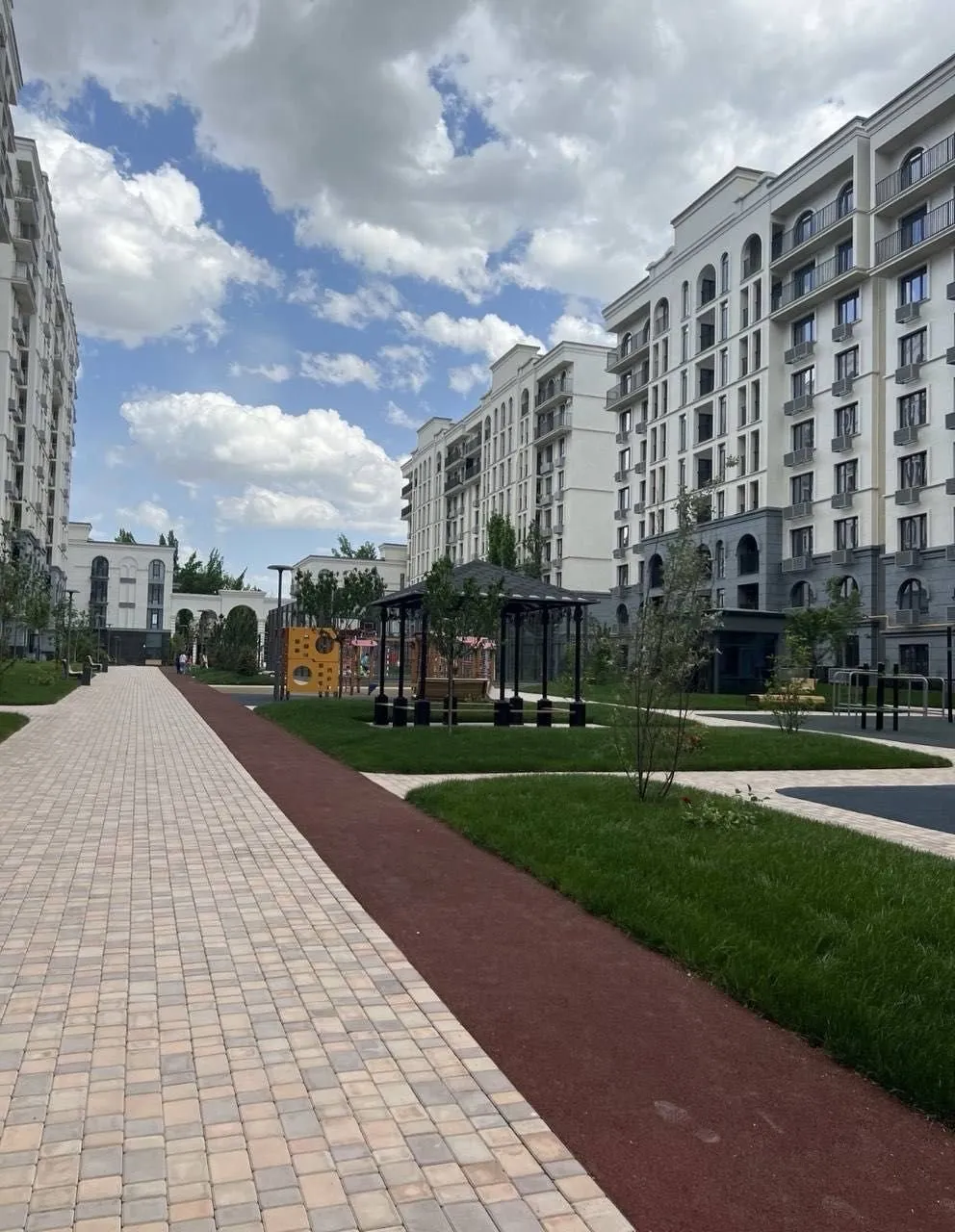 127 m², 4-xonali kvartira, 12/12