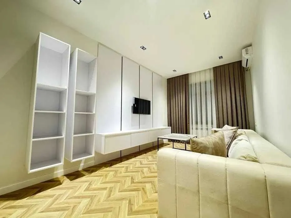 79 м², 2-комн. квартира, 7/7