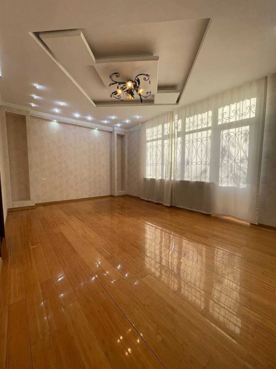 175 м², 4-комн. квартира, 2/6