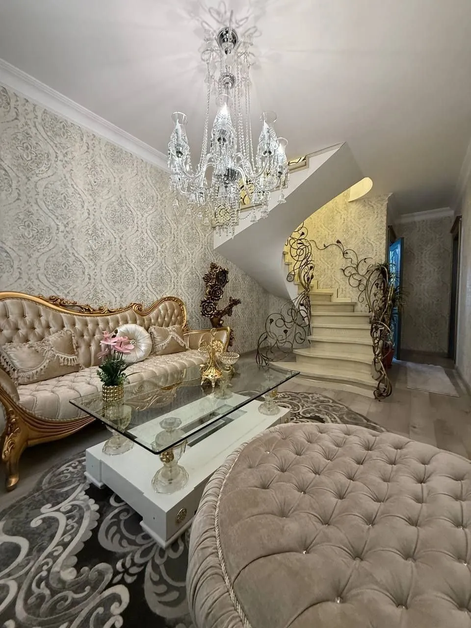 115 м², 3-комн. квартира, 1/8