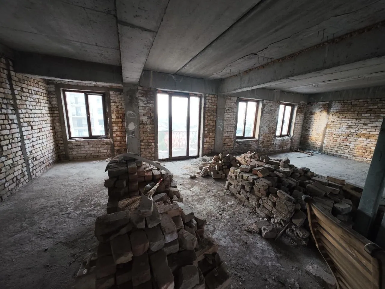 218 м², 5-комн. квартира, 8/9