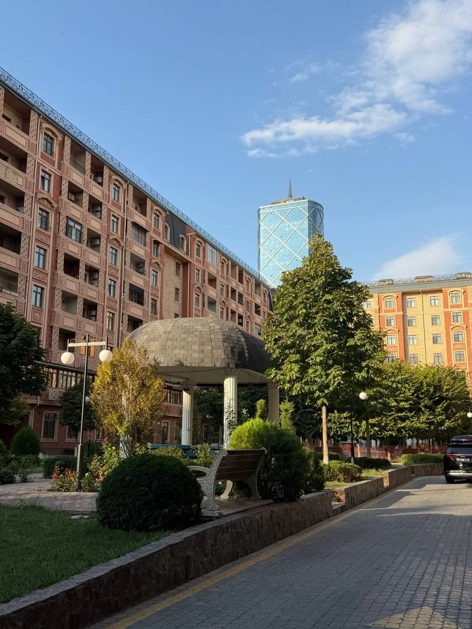 195 м², многокомнатная квартира, 1/8