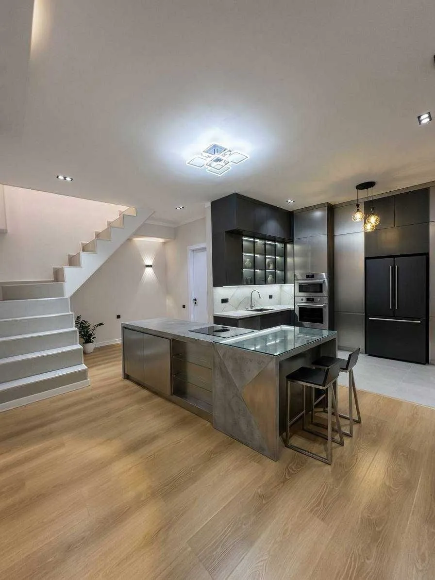 80 м², 3-комн. квартира, 1/12