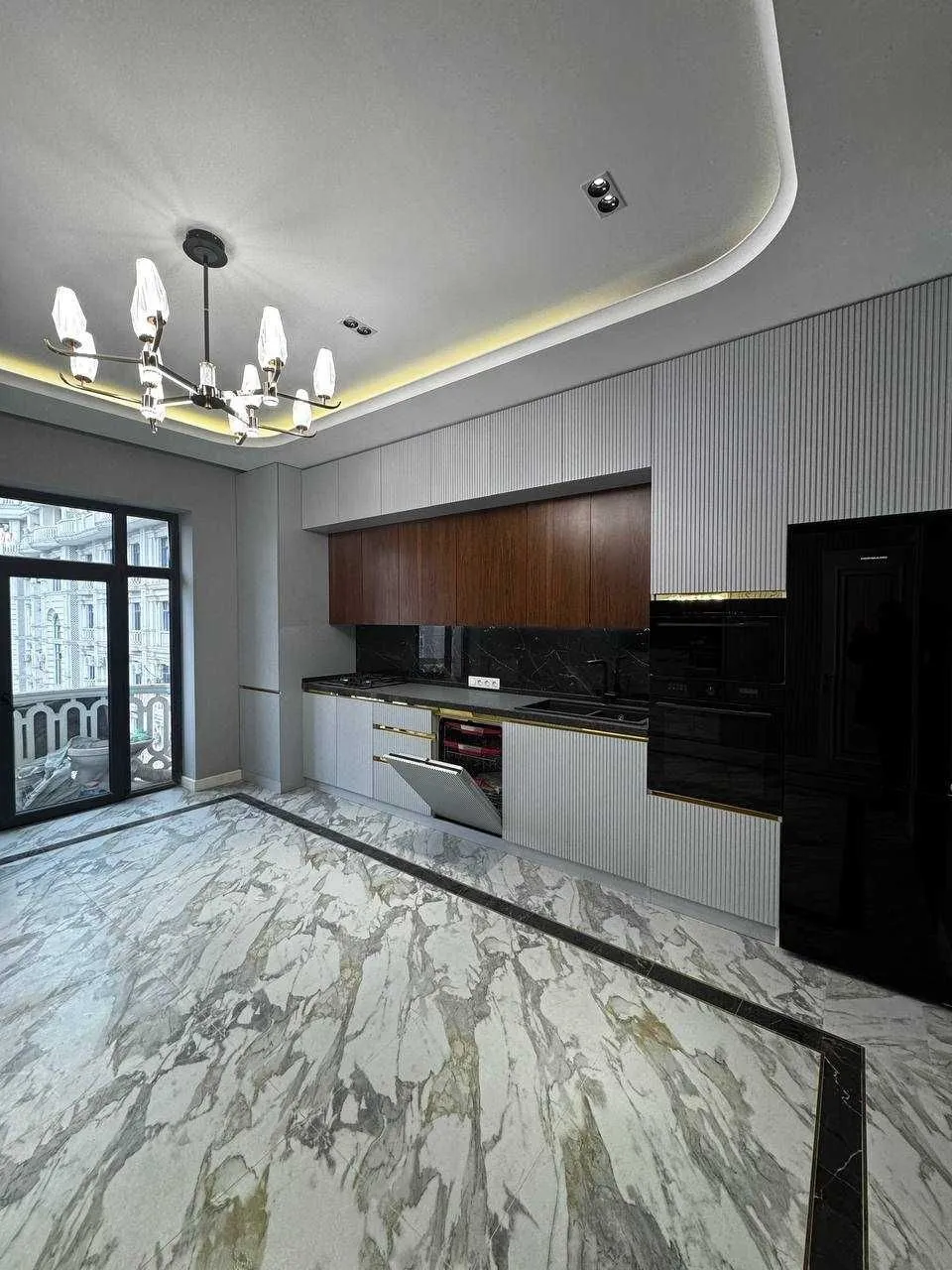 100 м², 3-комн. квартира, 6/10