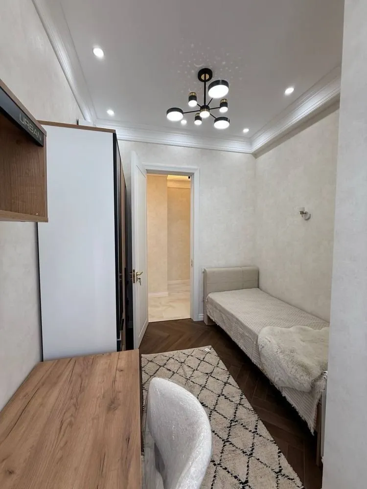 111 m², 4-xonali kvartira, 8/10