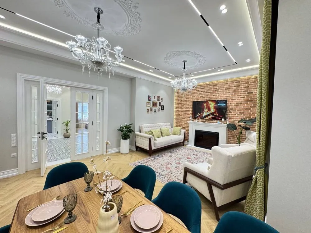 185 м², 5-комн. квартира, 1/8