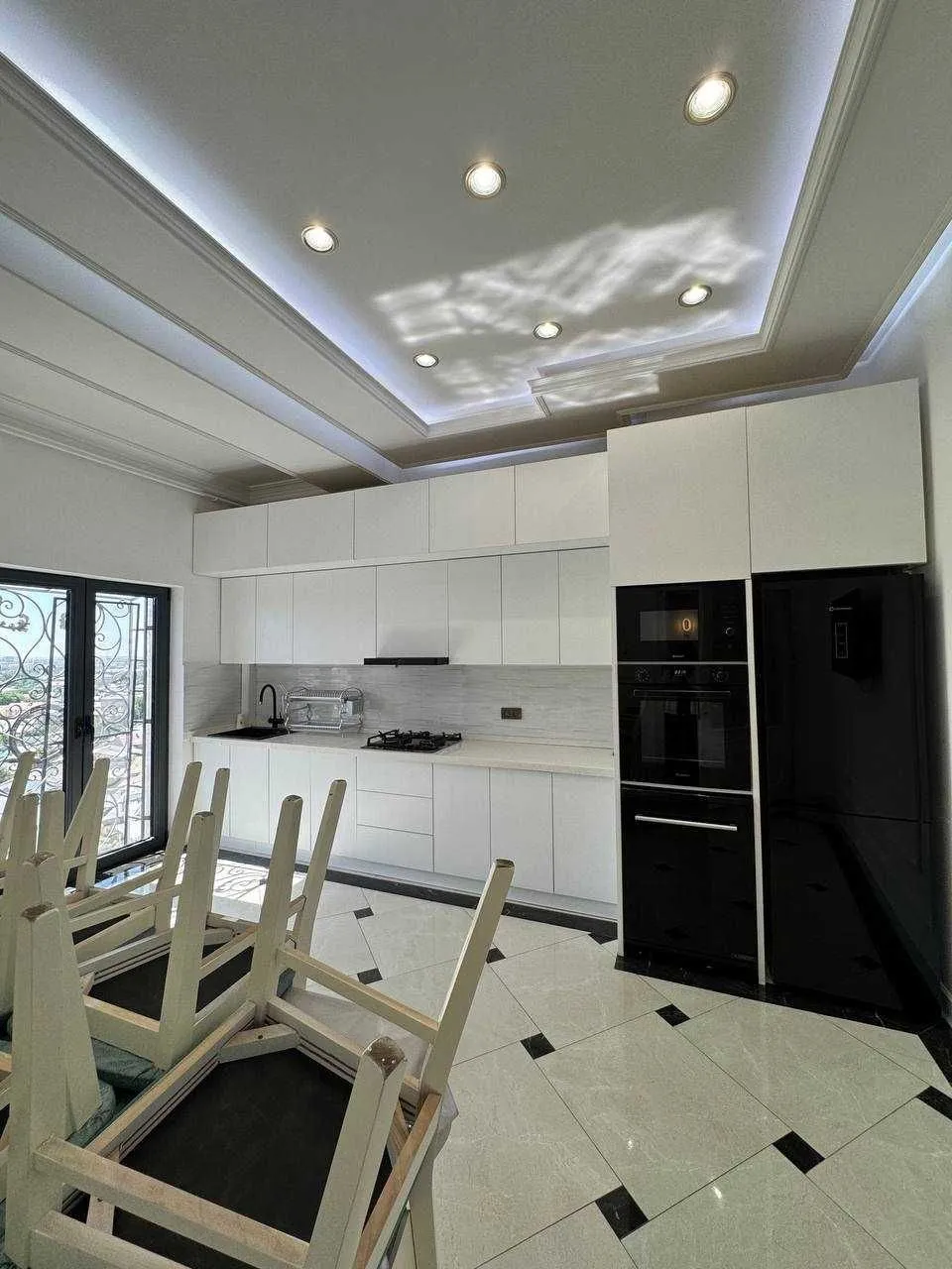 220 м², 5-комн. квартира, 10/10