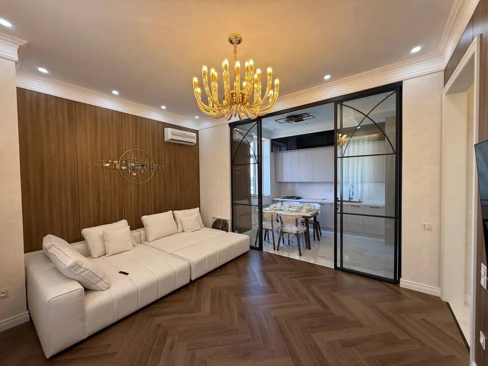 110 m², 4-xonali kvartira, 8/9