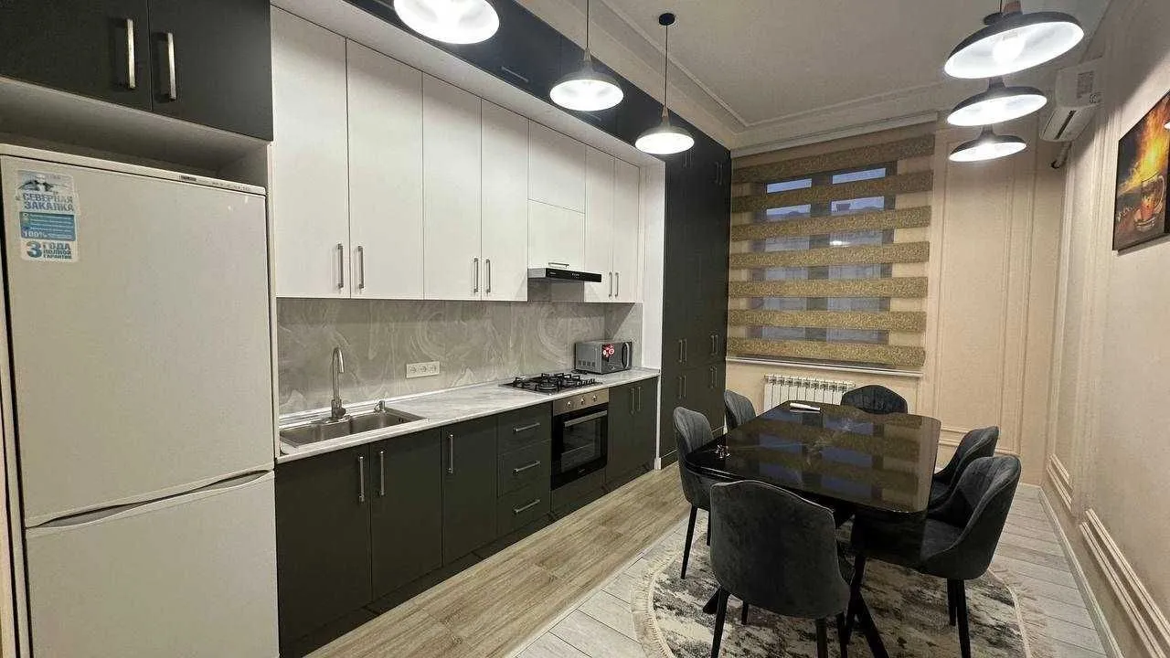 100 m², 3-xonali kvartira, 8/10