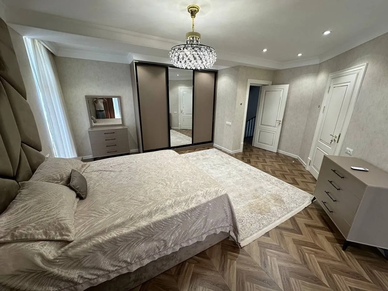 202 м², многокомнатная квартира, 9/10