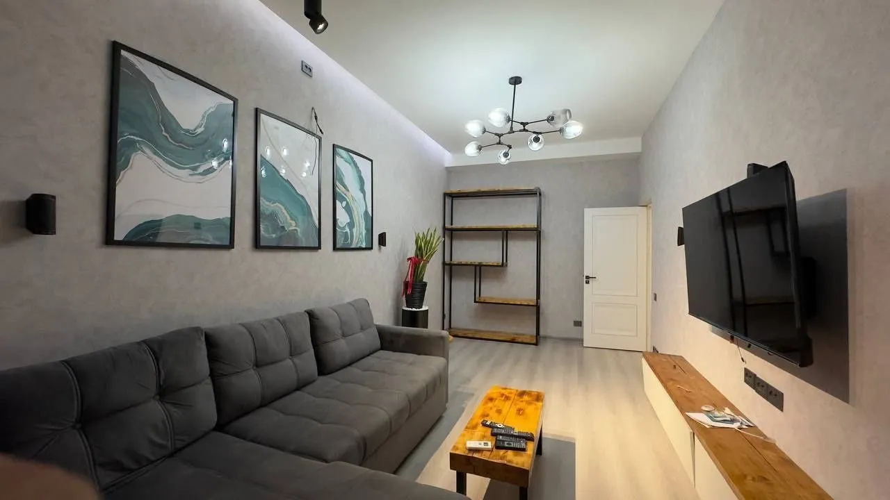 140 м², 4-комн. квартира, 8/9
